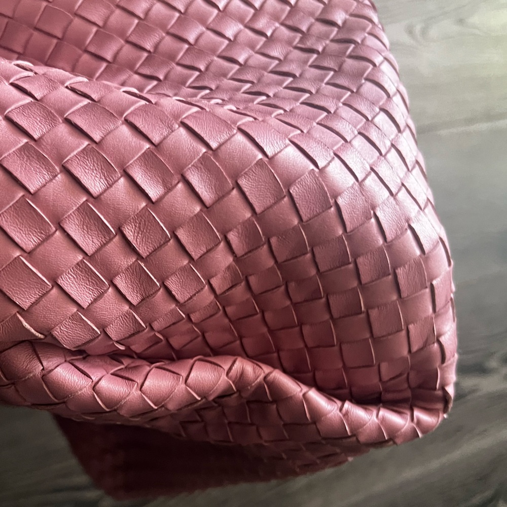 Bottega Veneta bag, used, the quality is very good, no spots on the pink leather - Picture 2 of 11